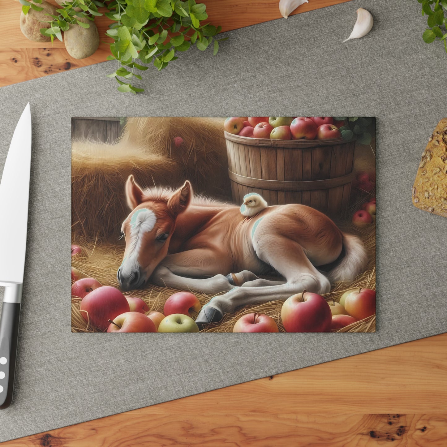 Tabla de cortar - Diseño de potro y pollito con manzanas, regalo único, tabla de cortar de vidrio, tabla de charcutería, tabla de cortar personalizada