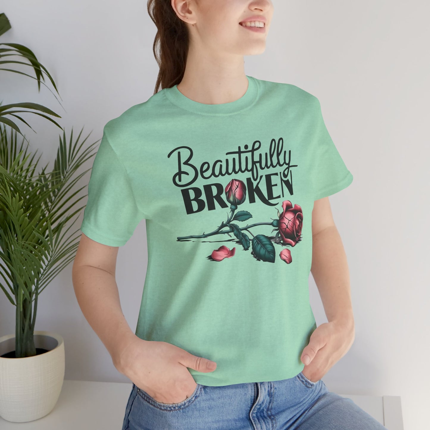 Camiseta Rosa “Beautifully Broken”: una camiseta empoderante con una elegancia suave