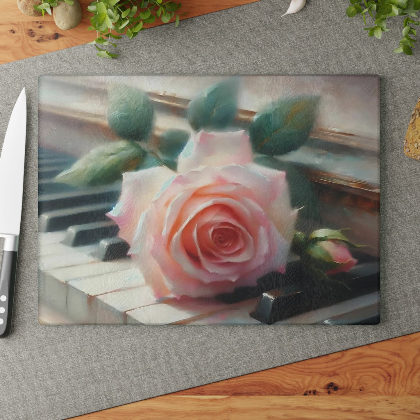 Tabla de cortar de vidrio templado con una rosa rosa sobre teclas de piano, elegante decoración de cocina con música y flores, regalo para músicos, tabla de charcutería