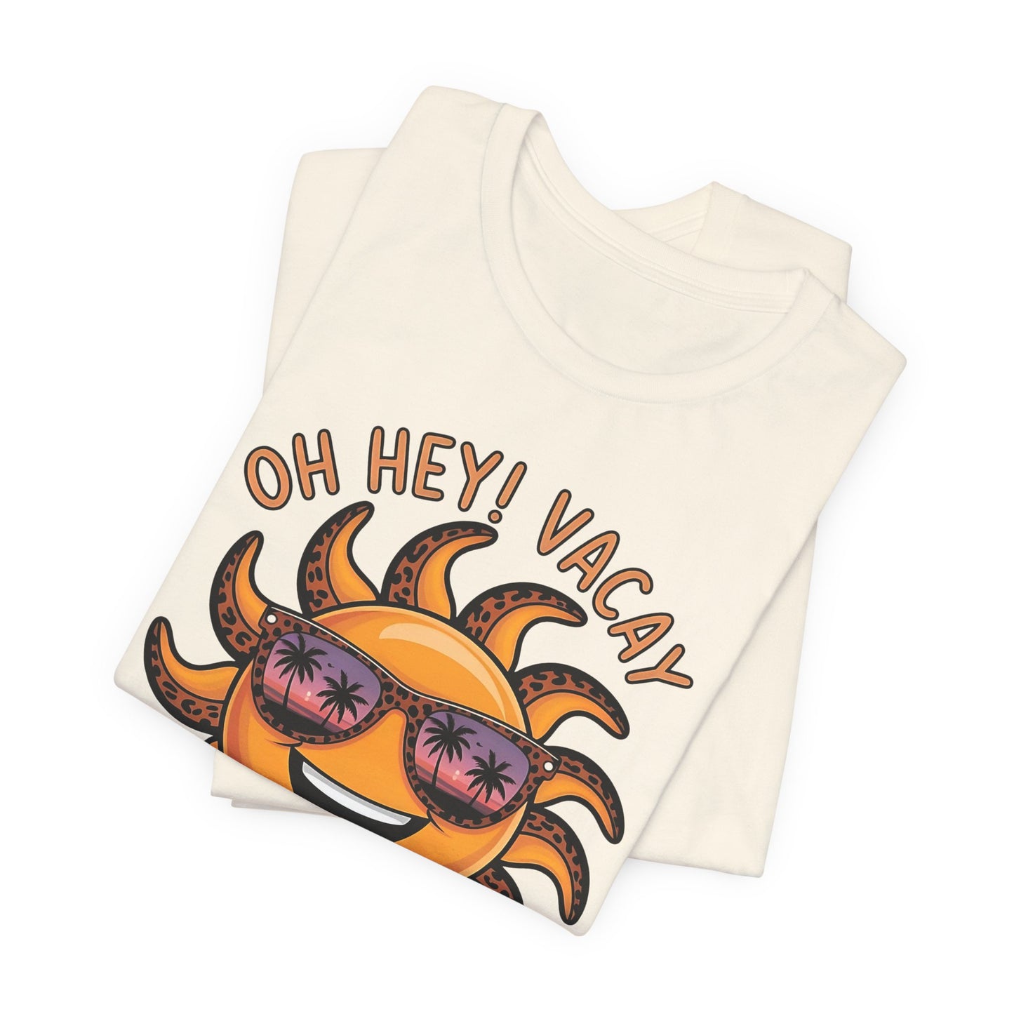 ☀️ ¡Hola! Camiseta de vacaciones – Sol sonriente con gafas de sol | Camiseta gráfica de verano para mujer