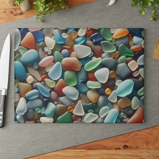 Tabla de cortar de vidrio con pequeñas piedras multicolores: La paleta de la naturaleza en tu cocina