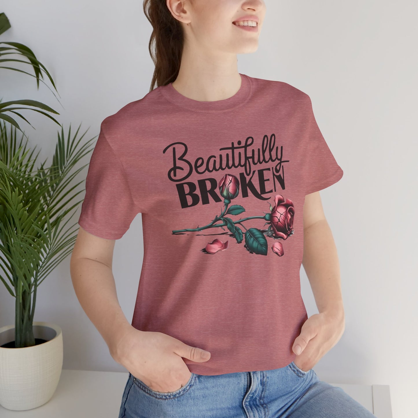 Camiseta Rosa “Beautifully Broken”: una camiseta empoderante con una elegancia suave