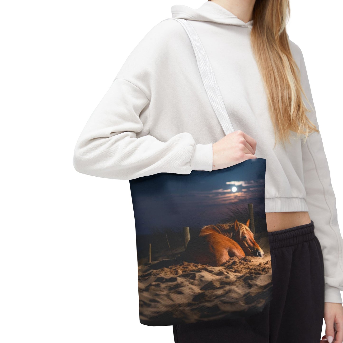 Bolsa de tela "Caballo durmiendo en la playa bajo la luz de la luna": una escapada serena a cada paso