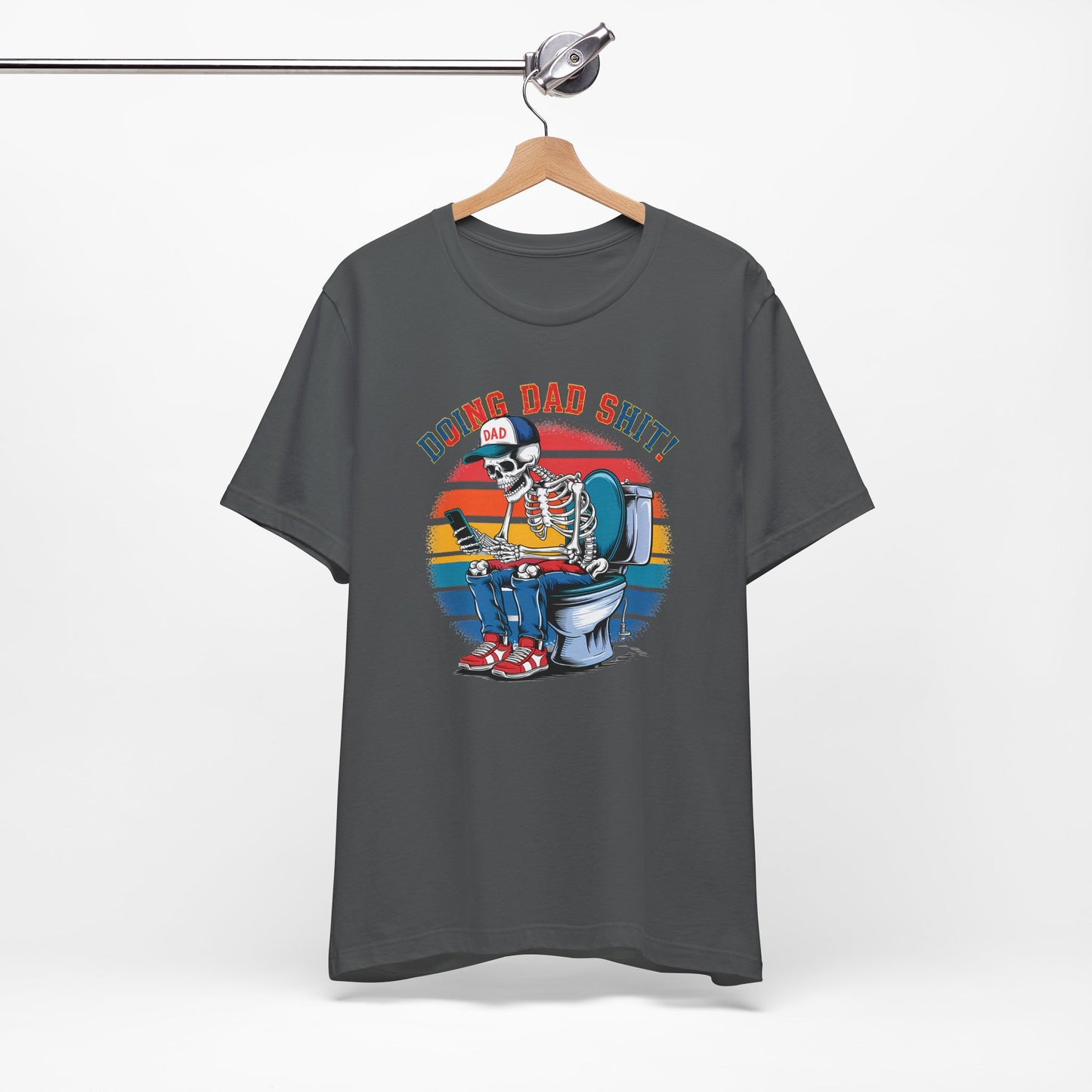 🧻 HACIENDO CABRAS DE PAPÁ | Camiseta gráfica divertida con esqueleto en el inodoro