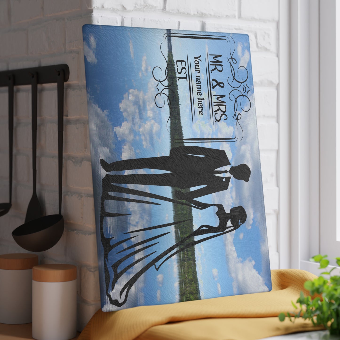 Tabla de cortar "Reflejos del Sr. y la Sra. en el lago": regalo de boda personalizado con un encanto inspirado en la naturaleza
