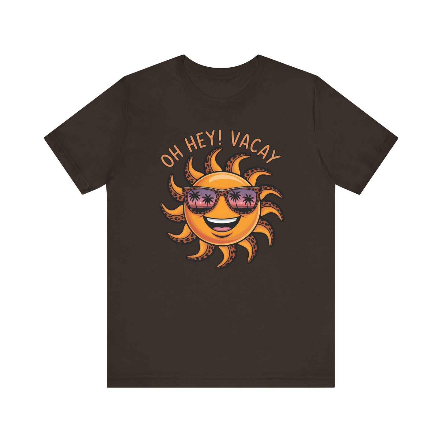 ☀️ ¡Hola! Camiseta de vacaciones – Sol sonriente con gafas de sol | Camiseta gráfica de verano para mujer