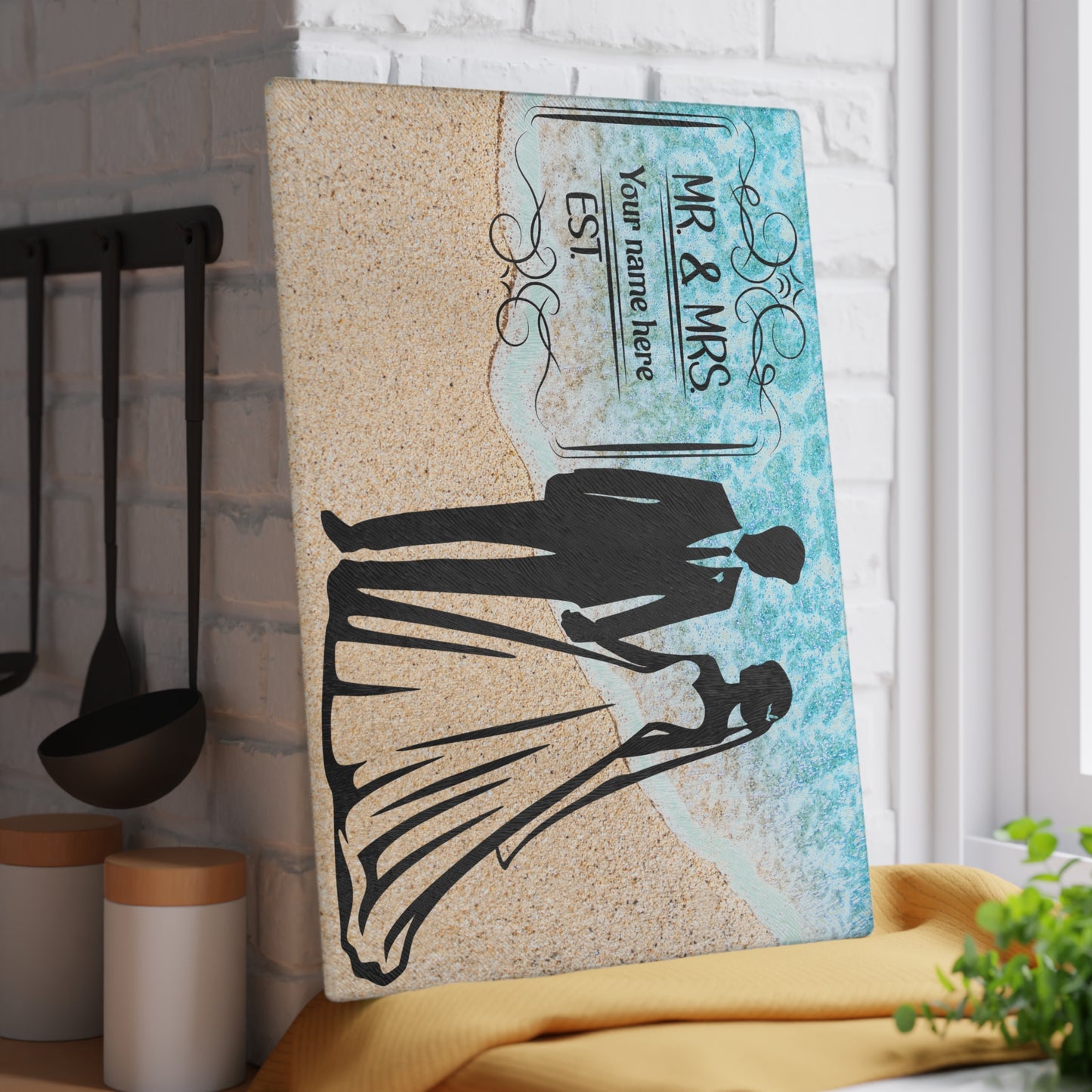 Tabla de cortar clásica para boda en la costa, Sr. y Sra.: regalo personalizado con apellido y año