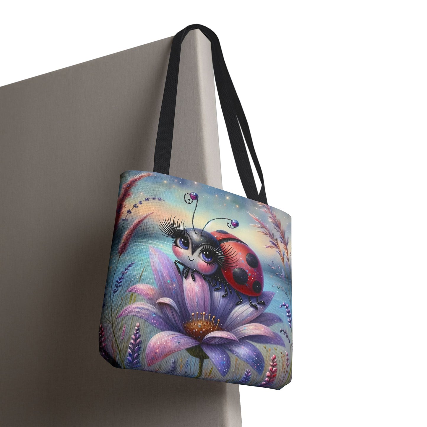 🐞 Mariquita sobre una flor junto al lago – Bolsa de tela inspirada en la naturaleza