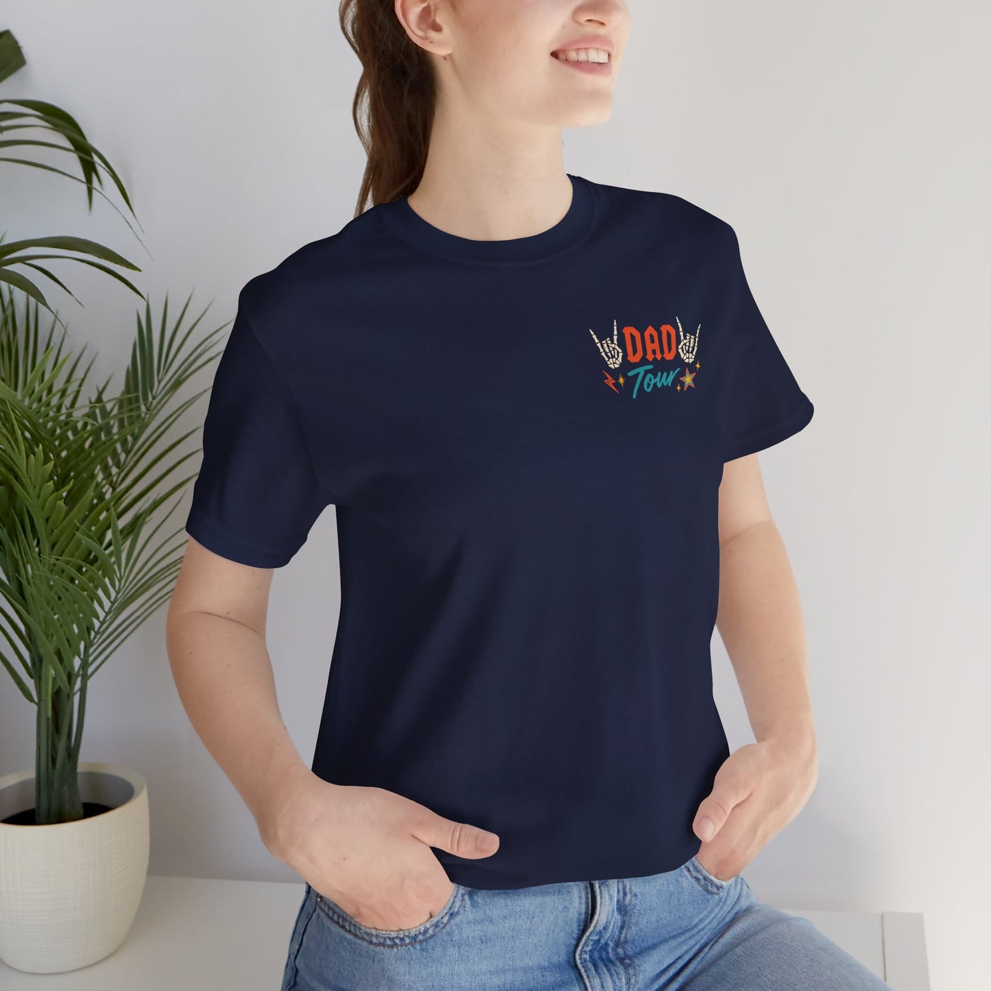 🎤 DAD TOUR – Camiseta divertida para papá inspirada en un concierto