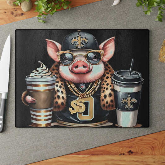 Tabla de cortar de vidrio Boss Pig en negro y dorado: un estilo de charcutería de lujo para cocinas atrevidas y divertidas