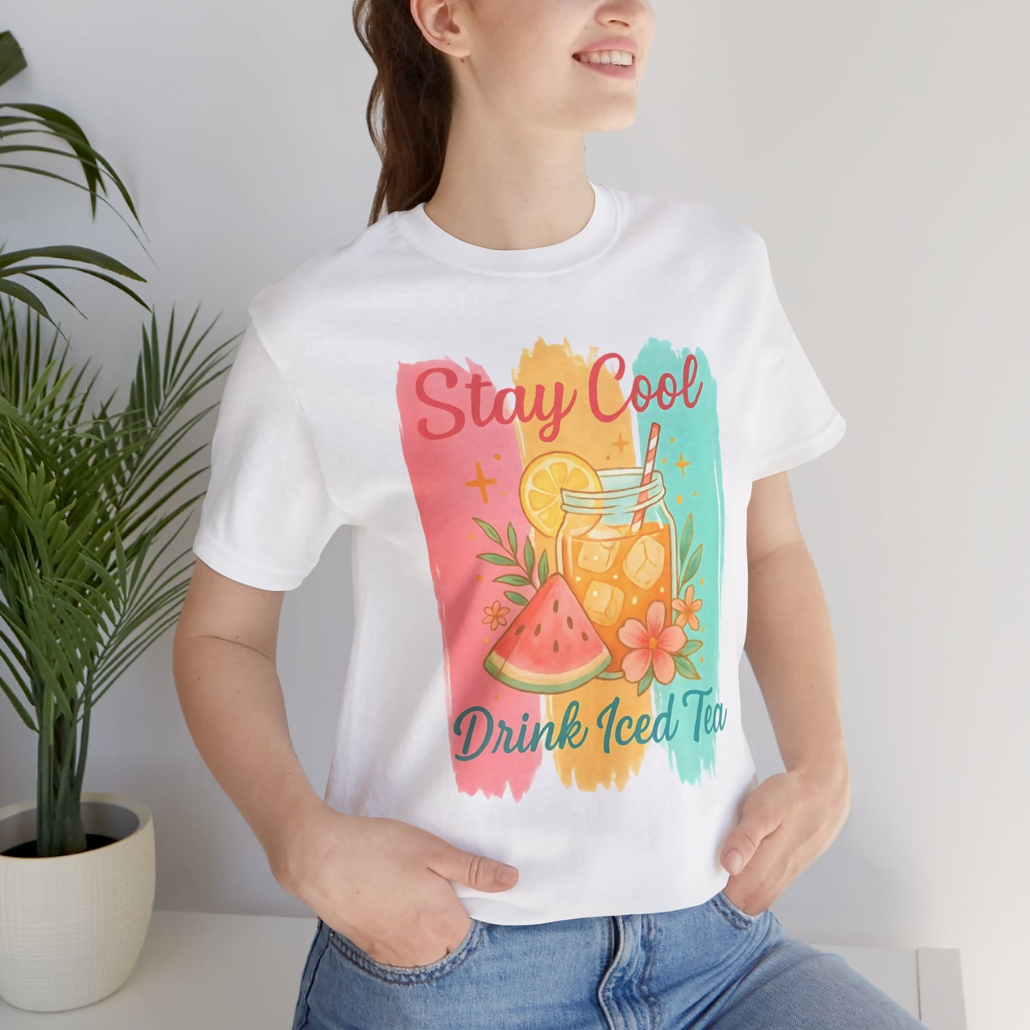 Camiseta "Mantente Fresco, Bebe Té Helado" - Camiseta Gráfica de Verano con Sandía y Té Helado | Solo Blanca