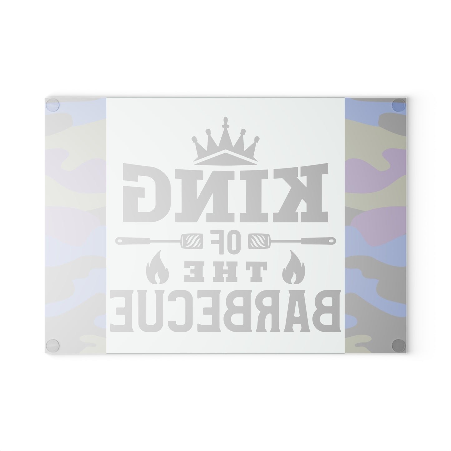 Tabla de cortar de vidrio KING OF THE BARBEQUE – Camuflaje con corona y espátulas 🍖