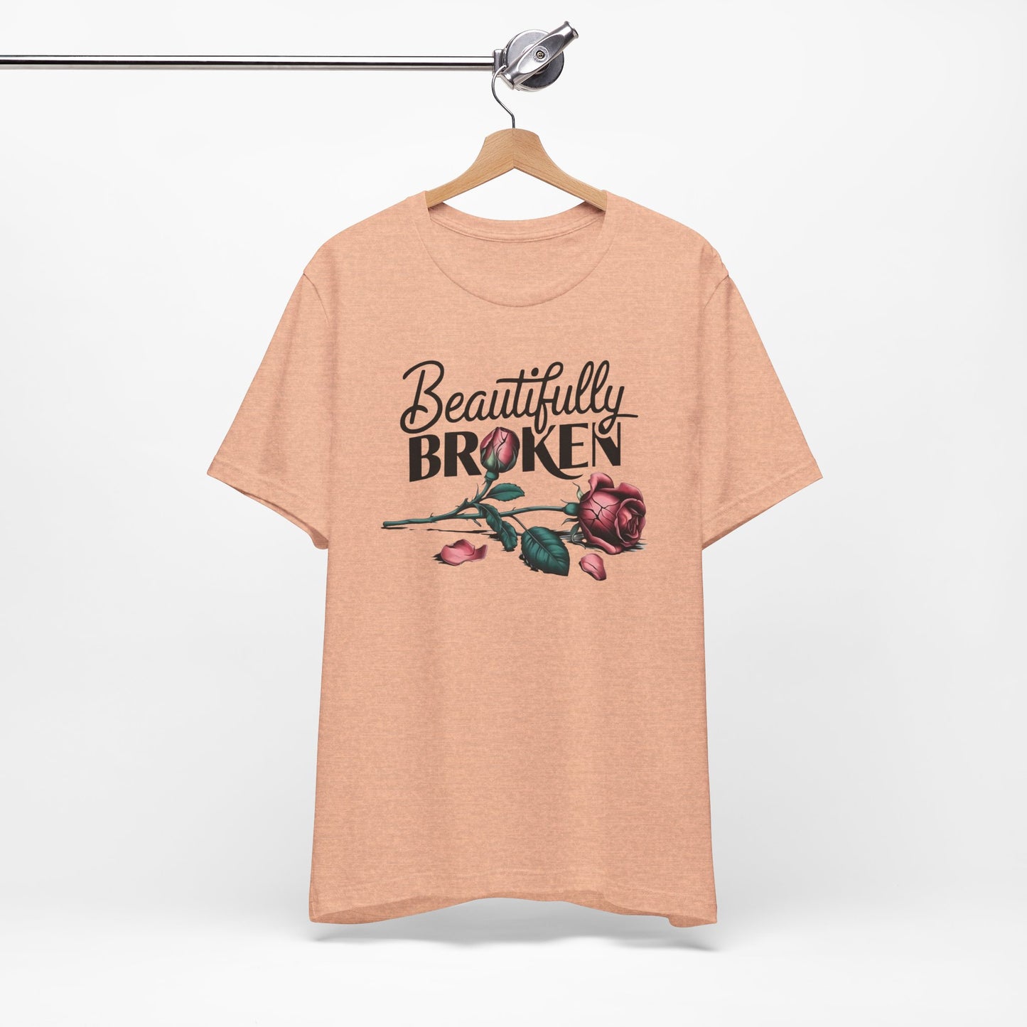 Camiseta Rosa “Beautifully Broken”: una camiseta empoderante con una elegancia suave
