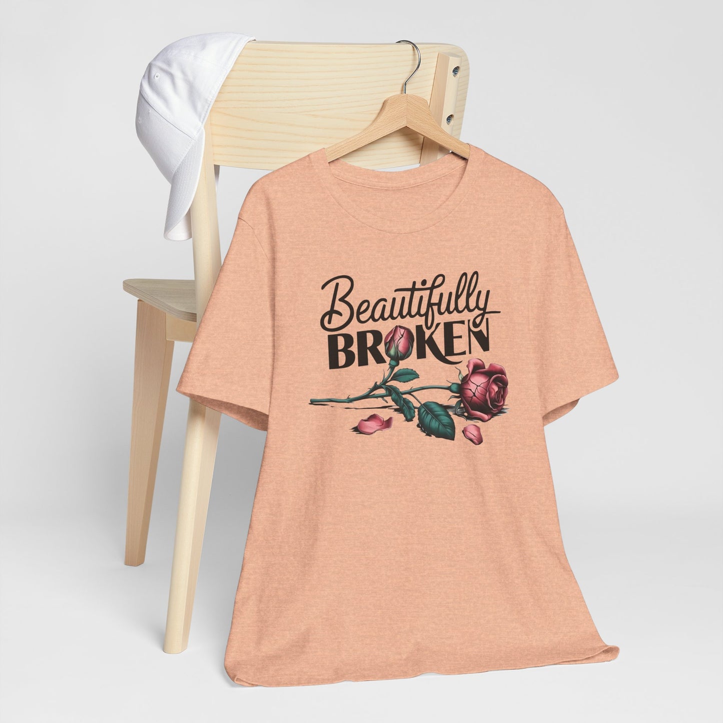 Camiseta Rosa “Beautifully Broken”: una camiseta empoderante con una elegancia suave