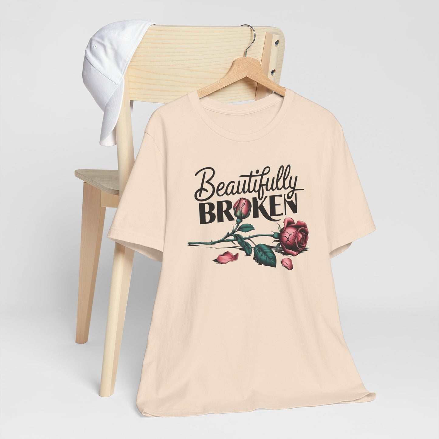 Camiseta Rosa “Beautifully Broken”: una camiseta empoderante con una elegancia suave