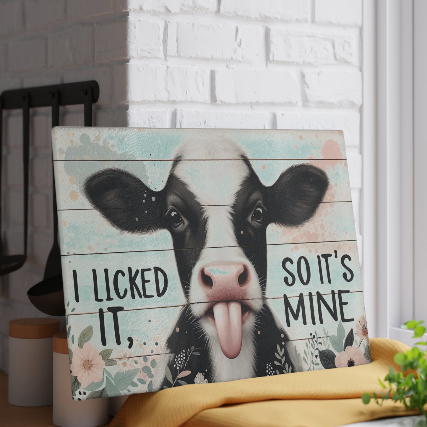 🐮🌸 I Licked It, So It’s Mine – Playful Cow Glass Cutting Board for Your Kitchen 🌸🐮