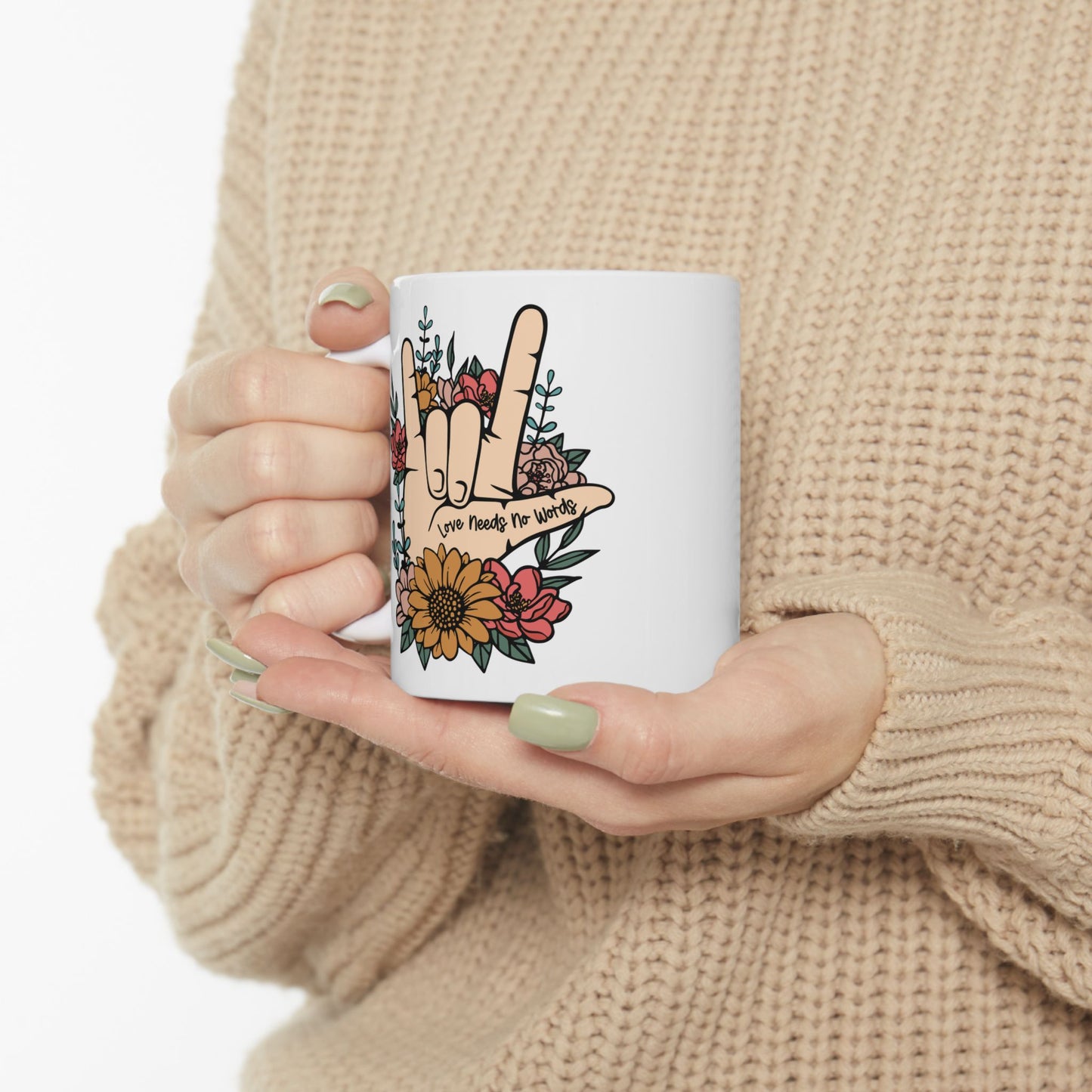 💖 "El amor no necesita palabras" – Taza de mano en lenguaje de señas con un hermoso diseño floral 🌸