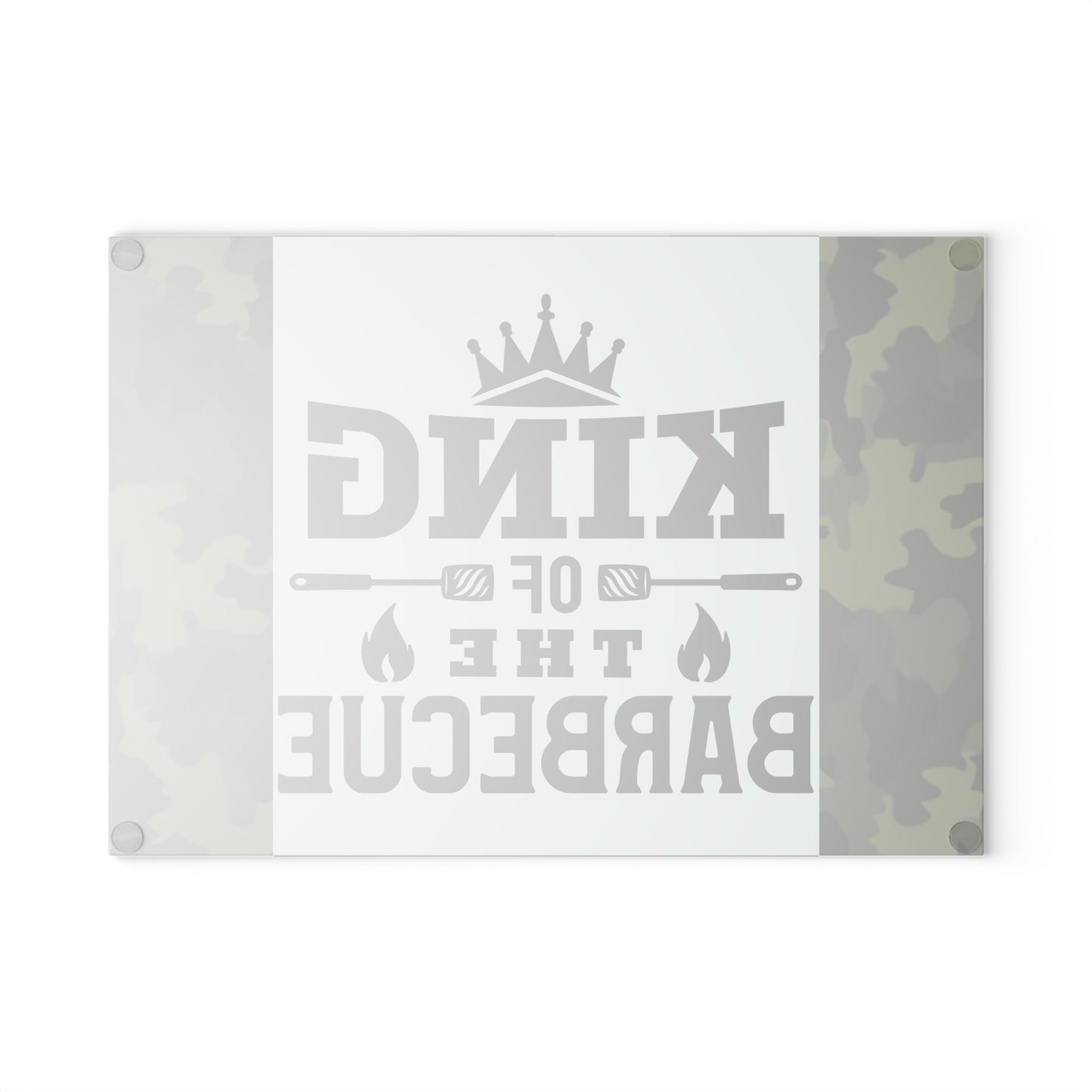 Tabla de cortar de vidrio KING OF THE BARBEQUE – Camuflaje con corona y espátulas 🍖