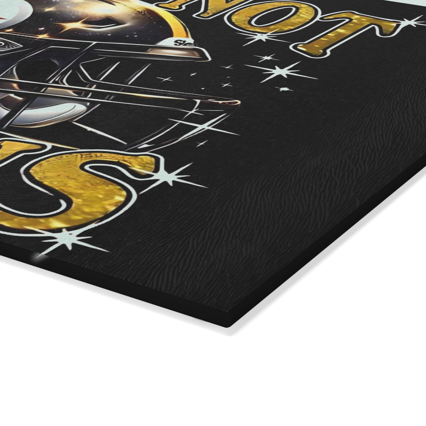 Tabla de cortar de vidrio con diseño de casco Gold Spark "No nos quieren": una presentación llamativa de charcutería para cocinas con confianza
