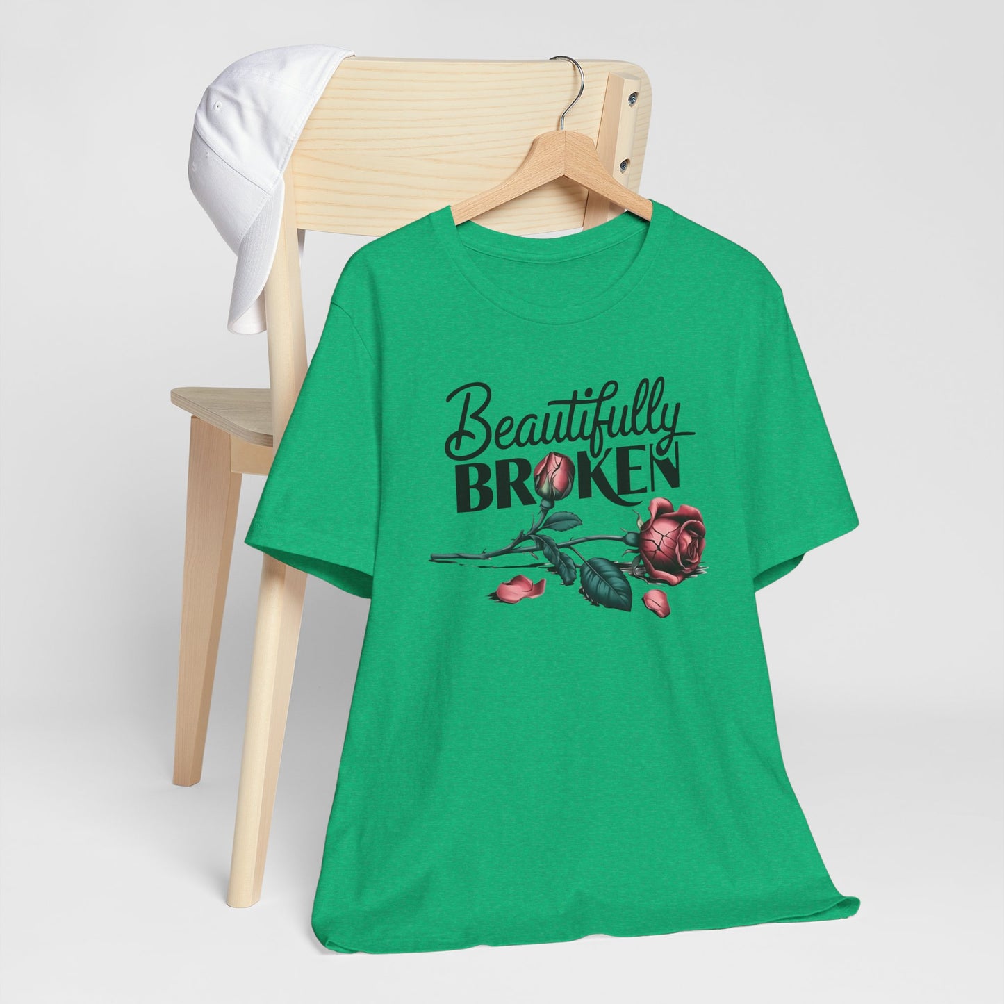 Camiseta Rosa “Beautifully Broken”: una camiseta empoderante con una elegancia suave