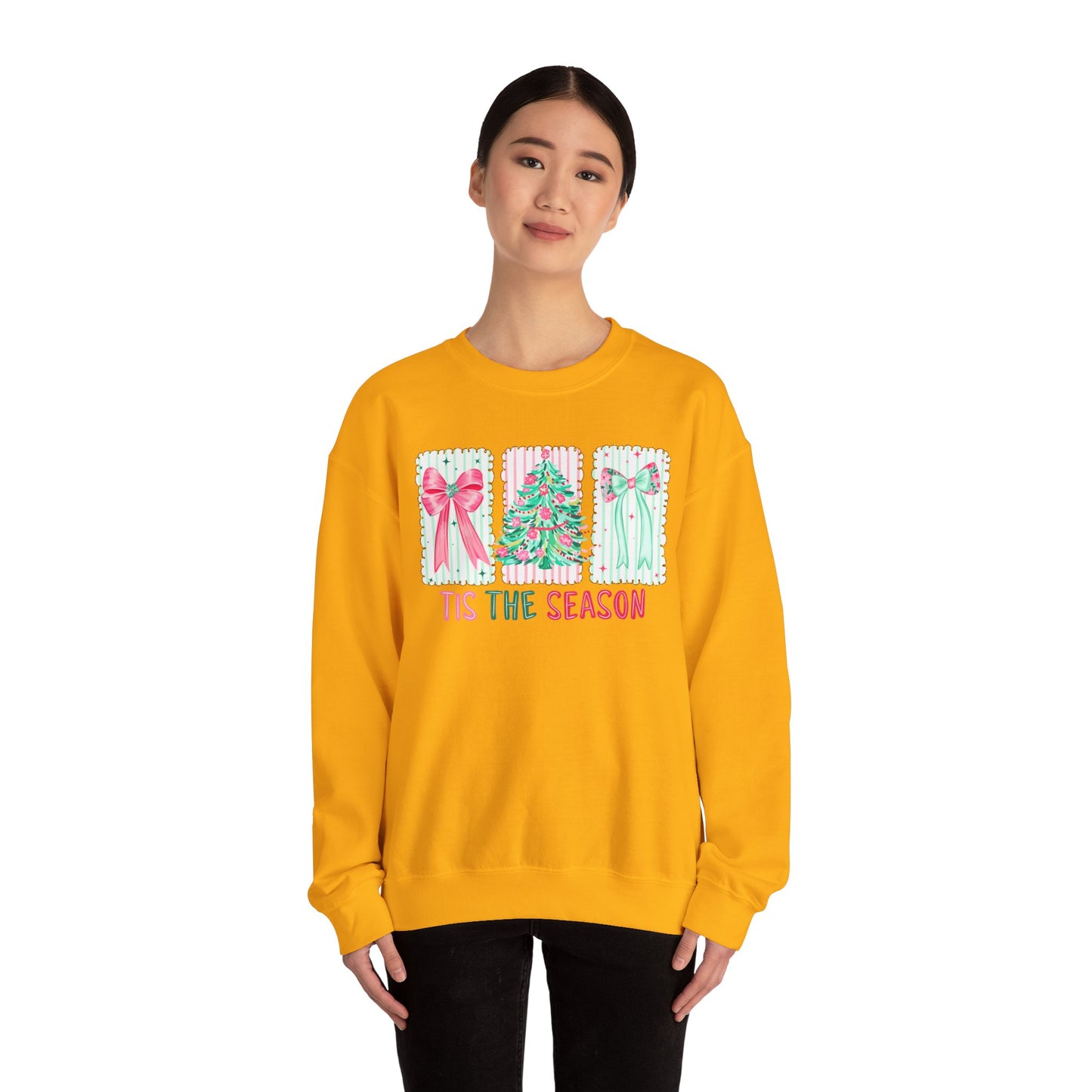 🎀🎄 ’Tis The Season Sweatshirt – Pastel Bows & Merry Tree Vibes ✨☃️