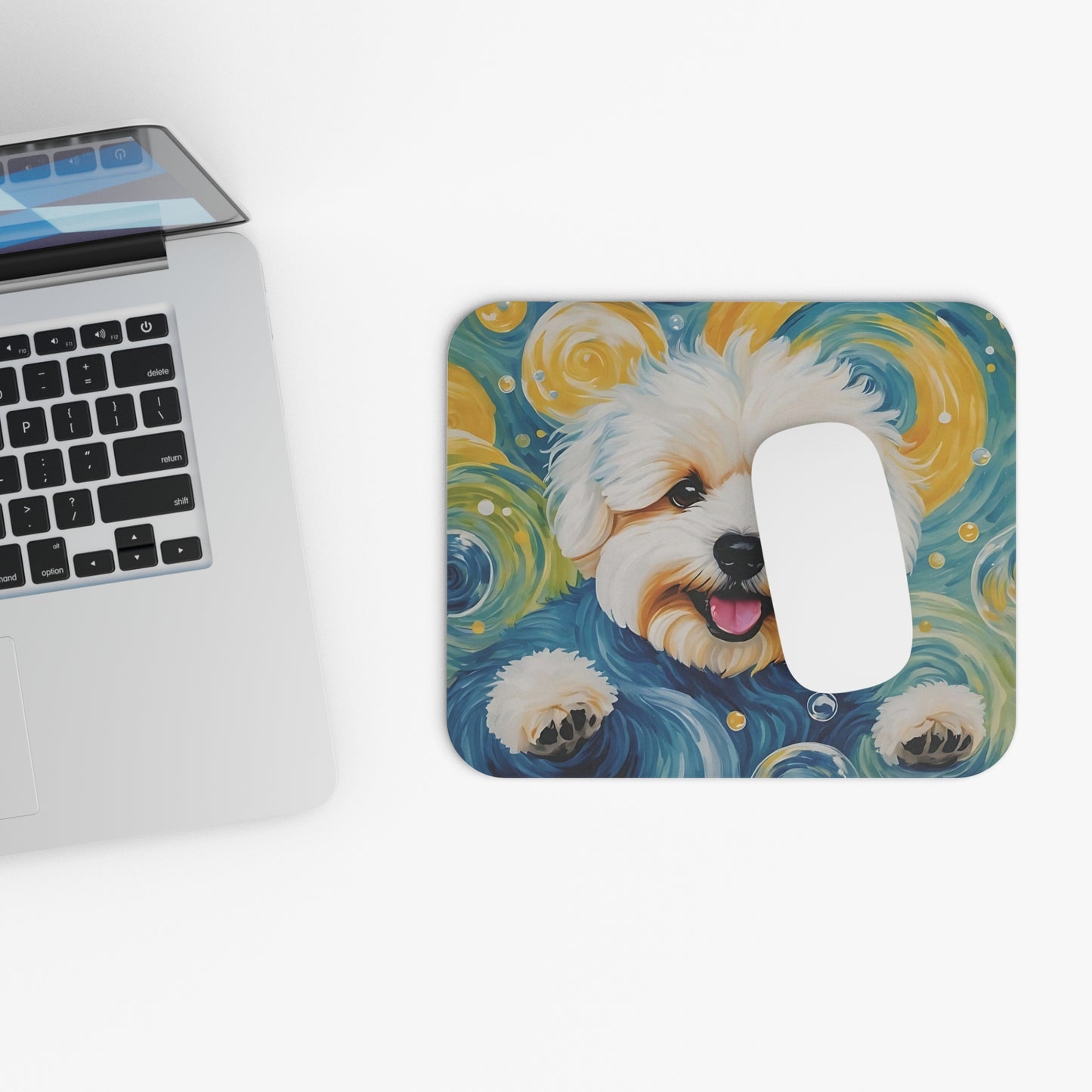 🐾 Bichón Frisé: Adorable alfombrilla de ratón blanca para amantes de las mascotas
