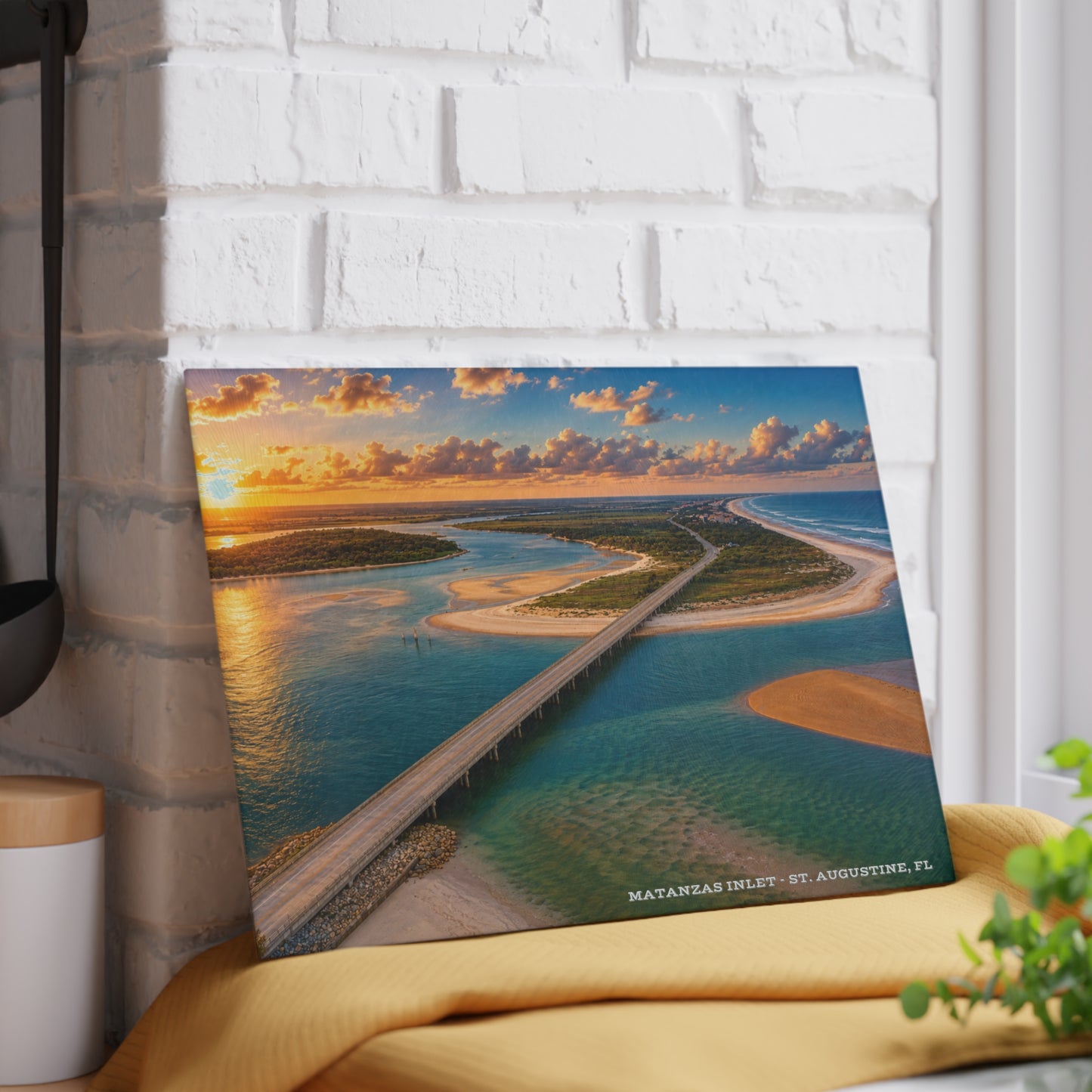 Vibrant Flamingo Sunset Glass Cutting Board – Tropical Coastal Kitchen Decor