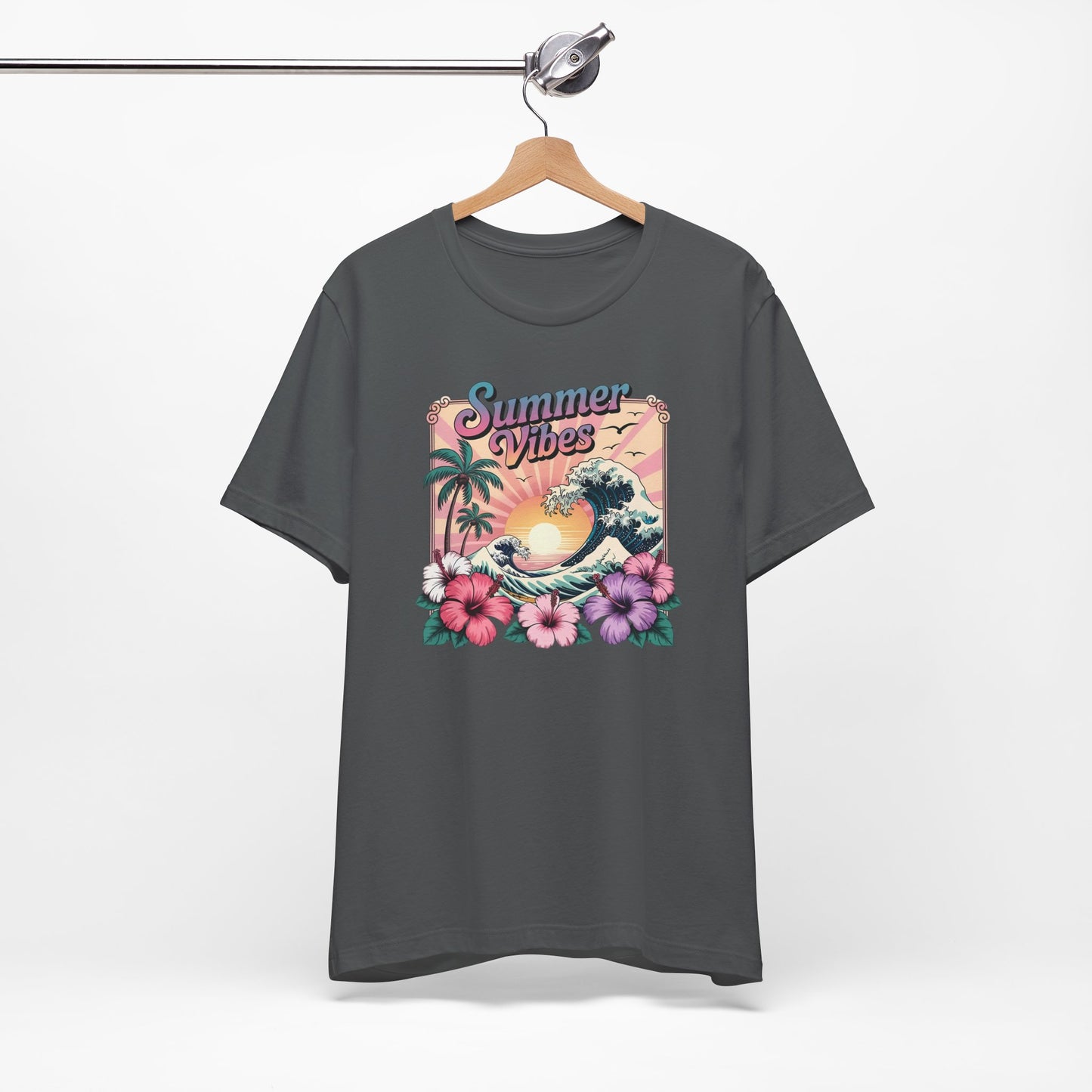 ☀️ Camiseta Summer Vibes – Ola playera vibrante, hibisco y palmeras | Camiseta gráfica para mujer