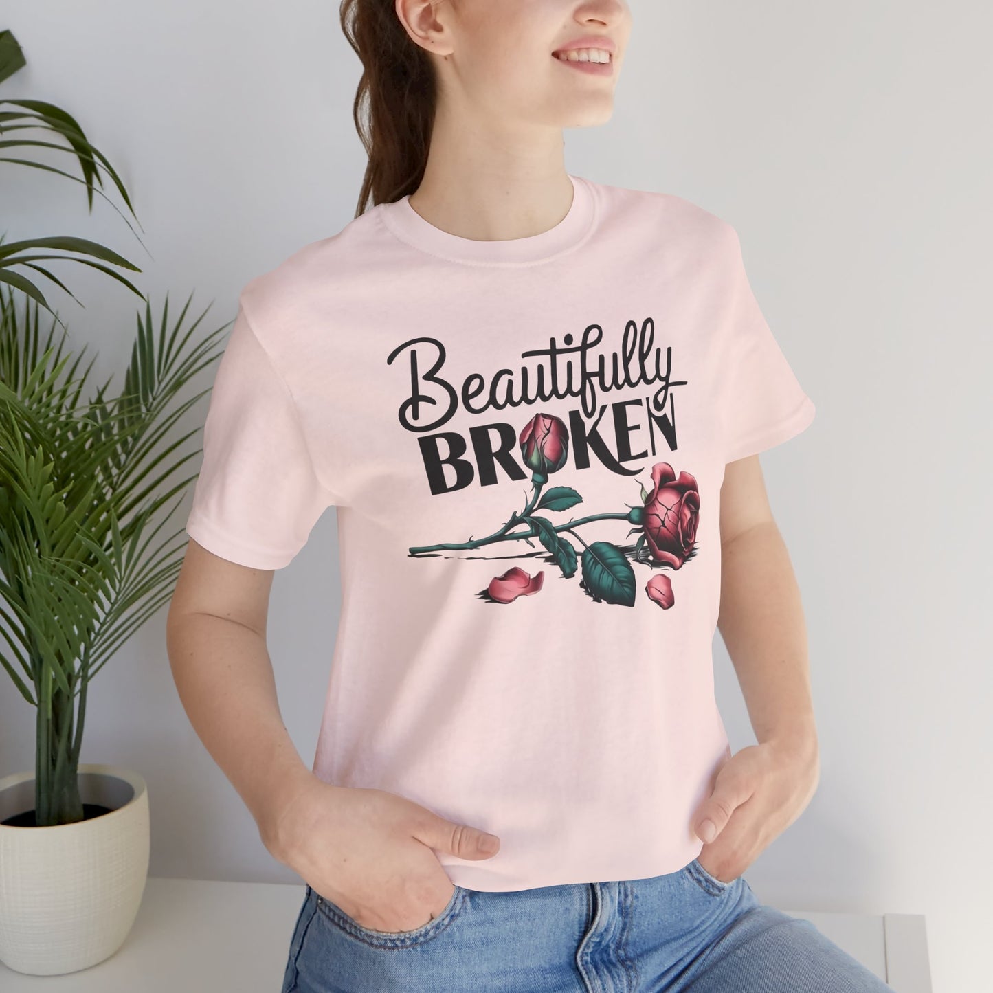 Camiseta Rosa “Beautifully Broken”: una camiseta empoderante con una elegancia suave