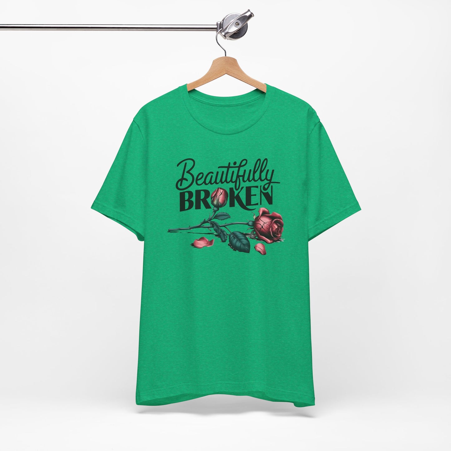 Camiseta Rosa “Beautifully Broken”: una camiseta empoderante con una elegancia suave