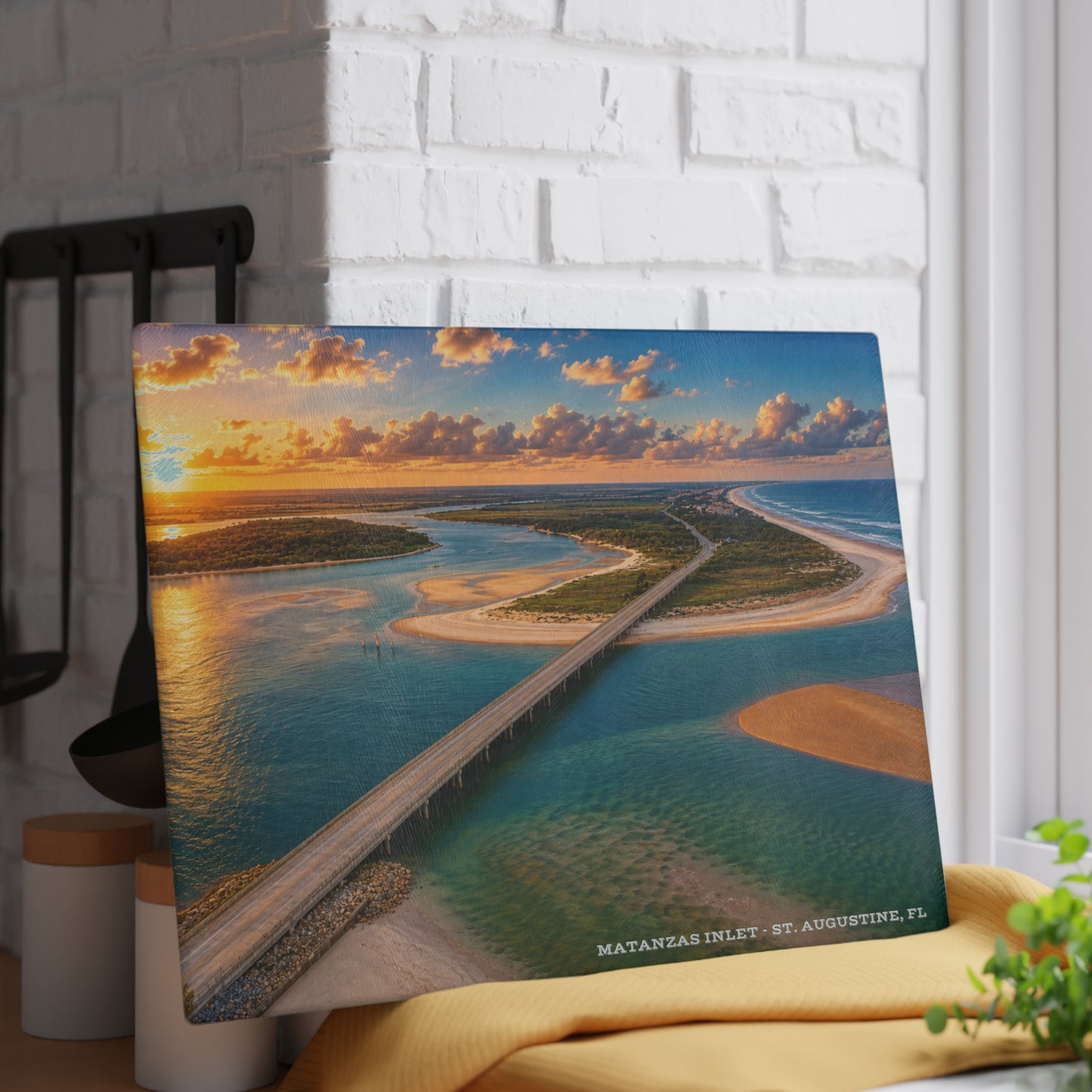 Vibrant Flamingo Sunset Glass Cutting Board – Tropical Coastal Kitchen Decor