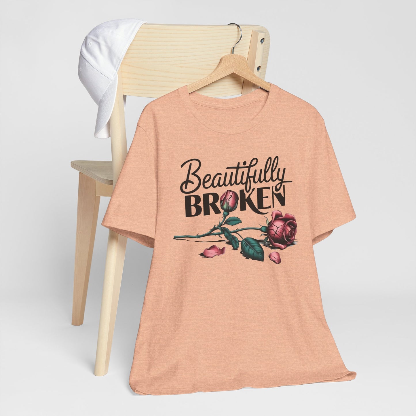 Camiseta Rosa “Beautifully Broken”: una camiseta empoderante con una elegancia suave