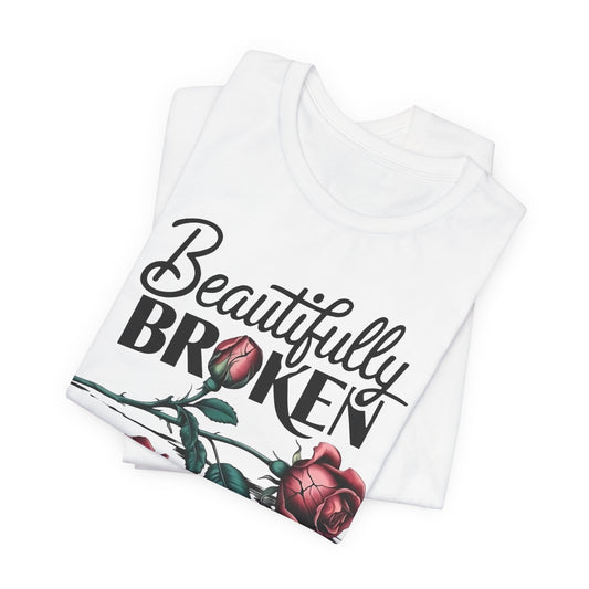 Camiseta Rosa “Beautifully Broken”: una camiseta empoderante con una elegancia suave
