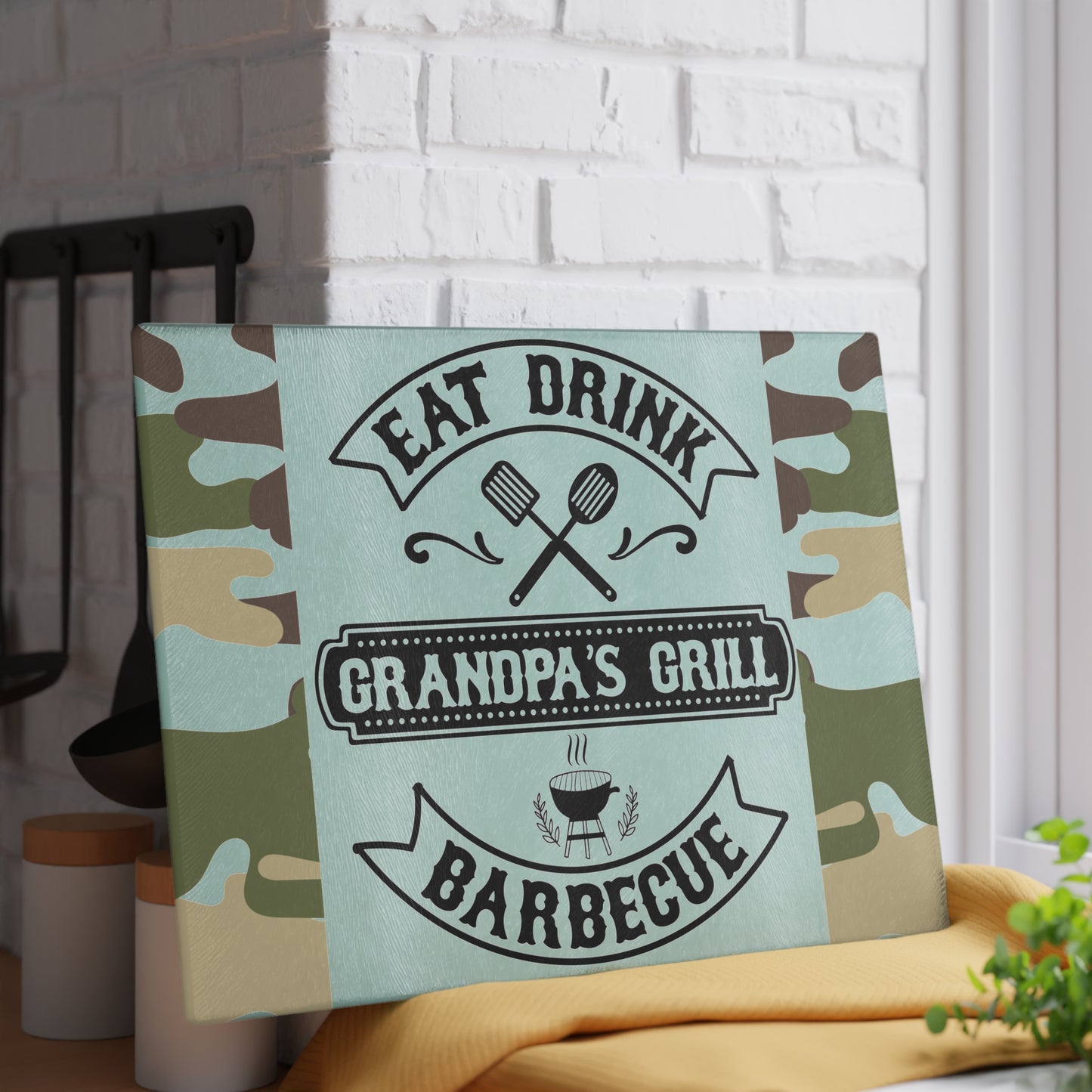 🔥 COMER BEBER BARBACOA A LA PARRILLA DEL ABUELO – Tabla de cortar de vidrio con diseño de camuflaje para los reyes del patio trasero 🧢🍔