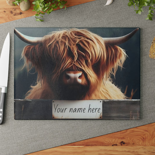 Tabla de cortar de vidrio personalizada "Vaca de las Tierras Altas sobre una Valla" - Decoración rústica de cocina, tabla de cortar de vidrio - Decoración de granja del oeste, regalo de cocina campestre