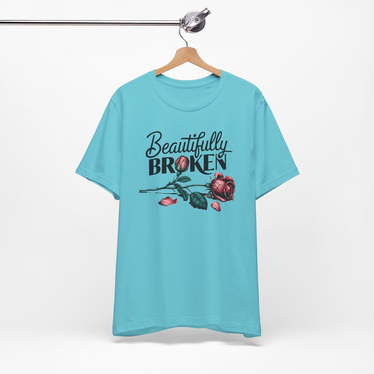 Camiseta Rosa “Beautifully Broken”: una camiseta empoderante con una elegancia suave
